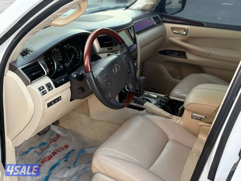 للبيع جيب لكزس ٢٠١٣5