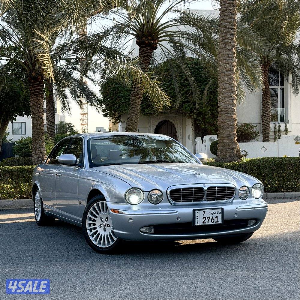جاكوار xj8 بحالة نادرة0