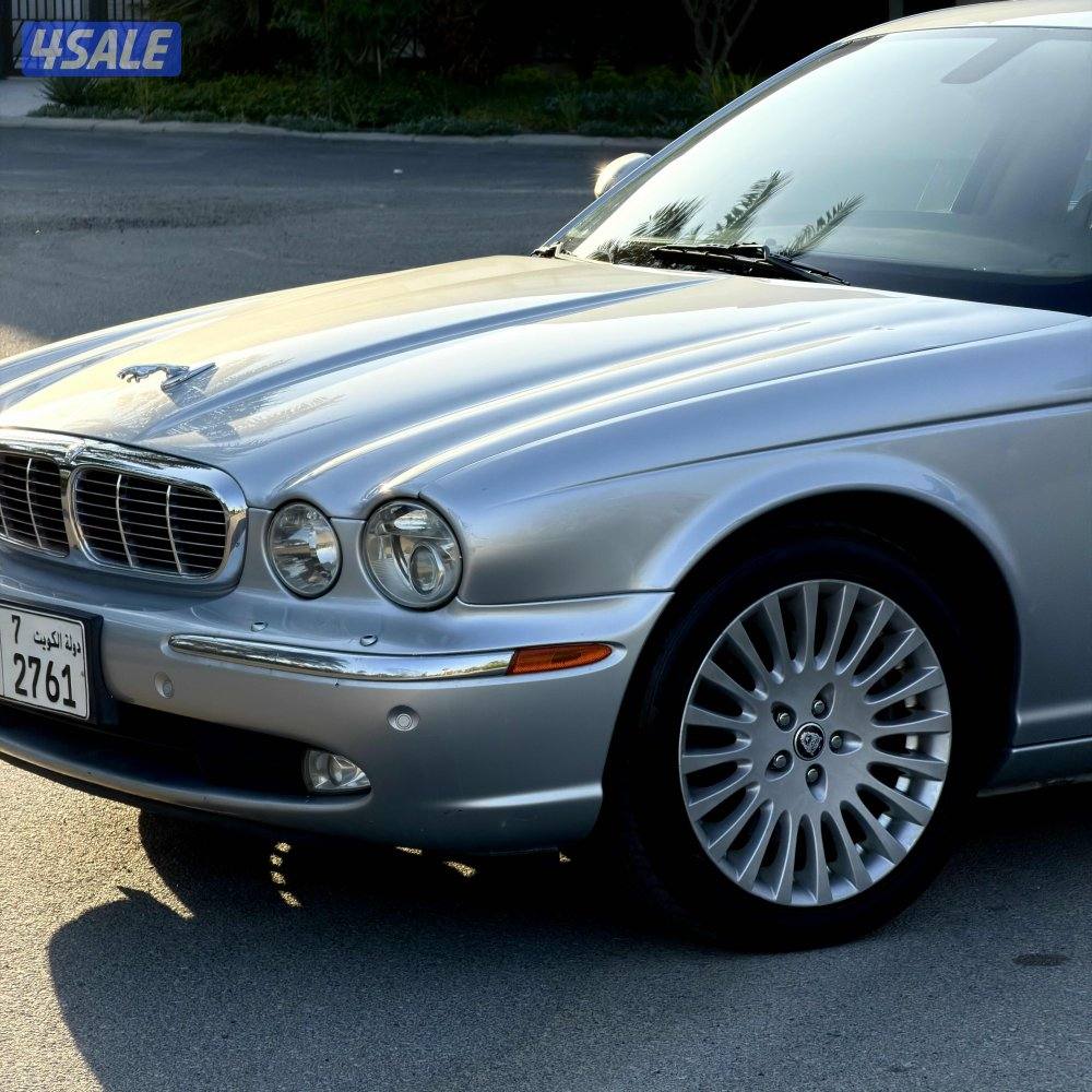 جاكوار xj8 بحالة نادرة2
