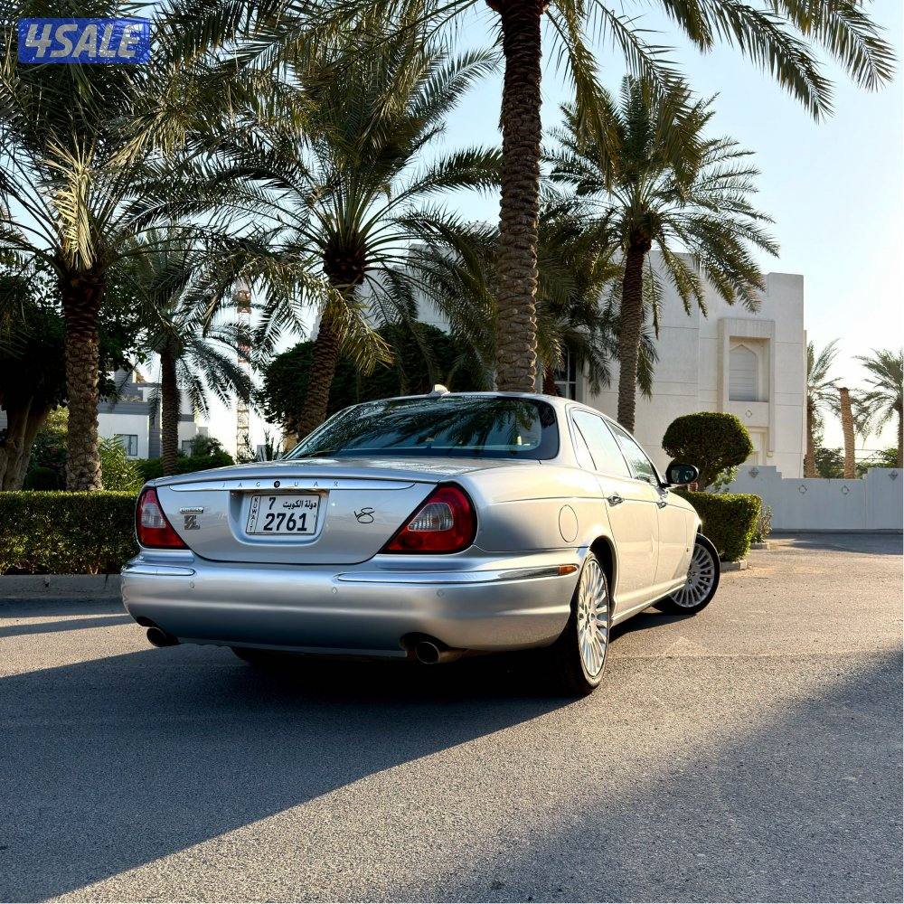 جاكوار xj8 بحالة نادرة3