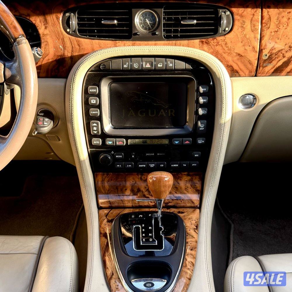 جاكوار xj8 بحالة نادرة7