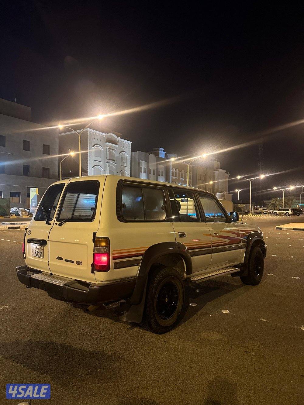 للبيع لاند كروزر جي اكس موديل 19923