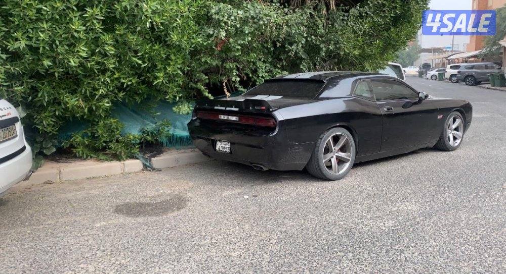 للبيع شالنجر srt80