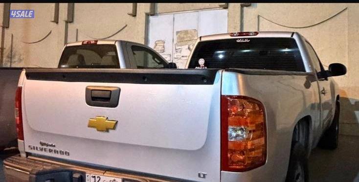 للبيع وانيت سلفرادو موديل ٢٠١٣ بحالة جيدة شرط الفحص0