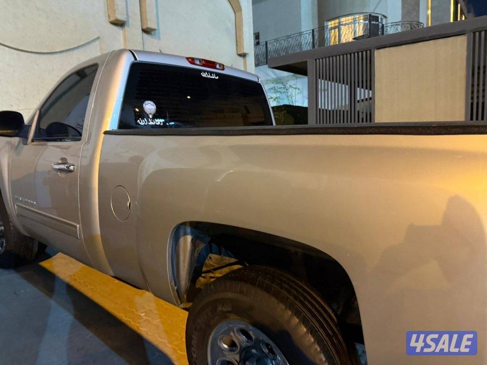 للبيع وانيت سلفرادو موديل ٢٠١٣ بحالة جيدة شرط الفحص1