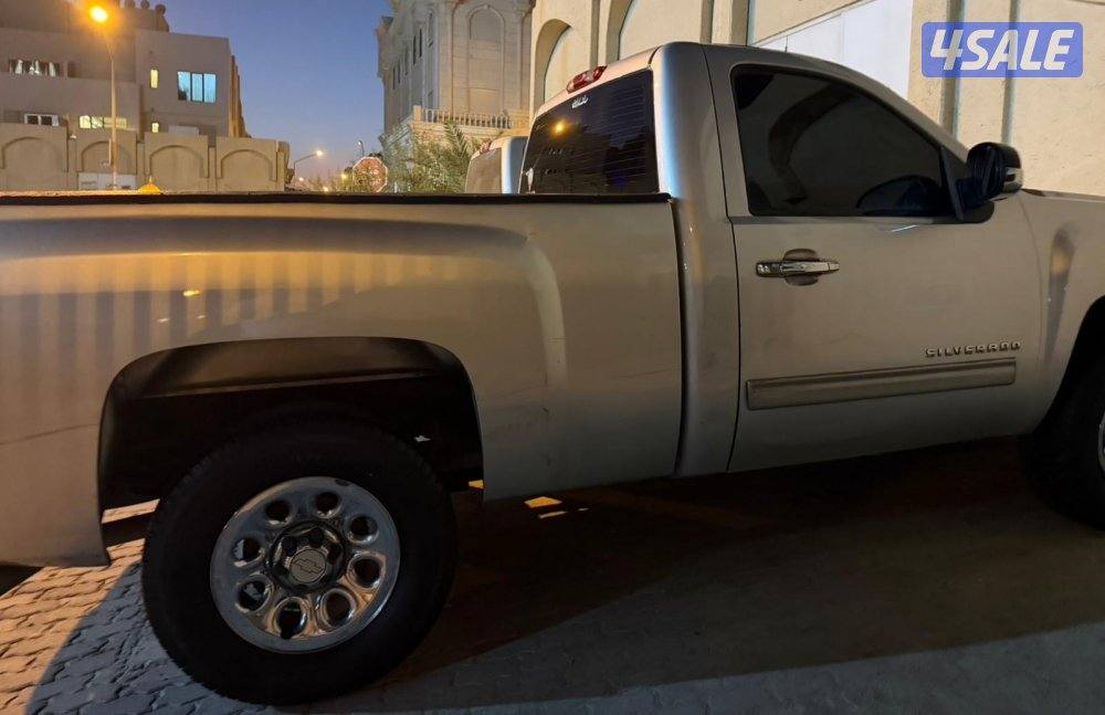 للبيع وانيت سلفرادو موديل ٢٠١٣ بحالة جيدة شرط الفحص2