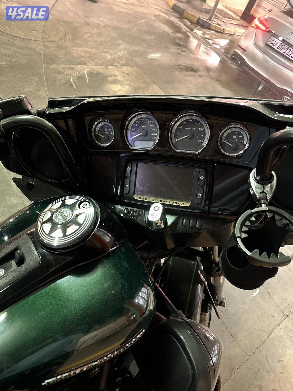 للبيع  هارلي ديفيدسون ألترا  جليد موديل ٢٠١٥ لون زيتي3
