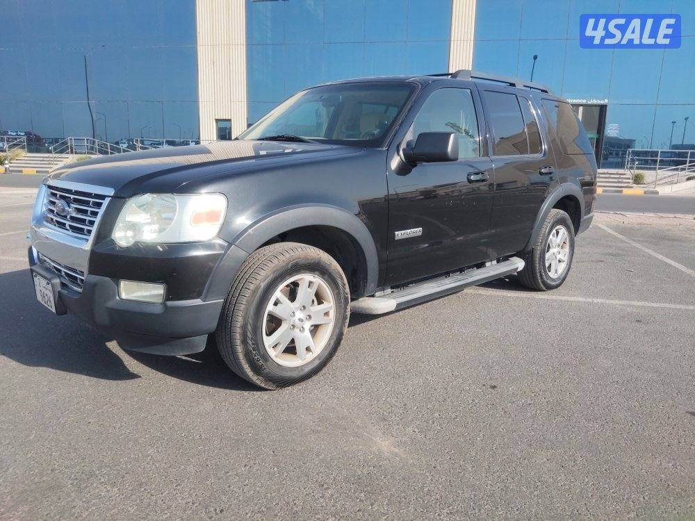 فورد اكسبلورر 2007 اسود عداد ٣١١ الف بحاله ممتازة0