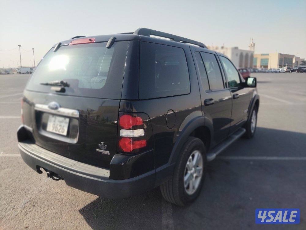 فورد اكسبلورر 2007 اسود عداد ٣١١ الف بحاله ممتازة4