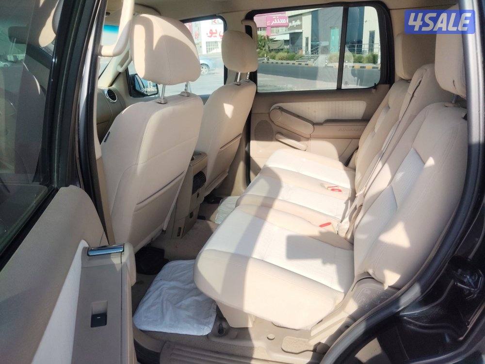 فورد اكسبلورر 2007 اسود عداد ٣١١ الف بحاله ممتازة6