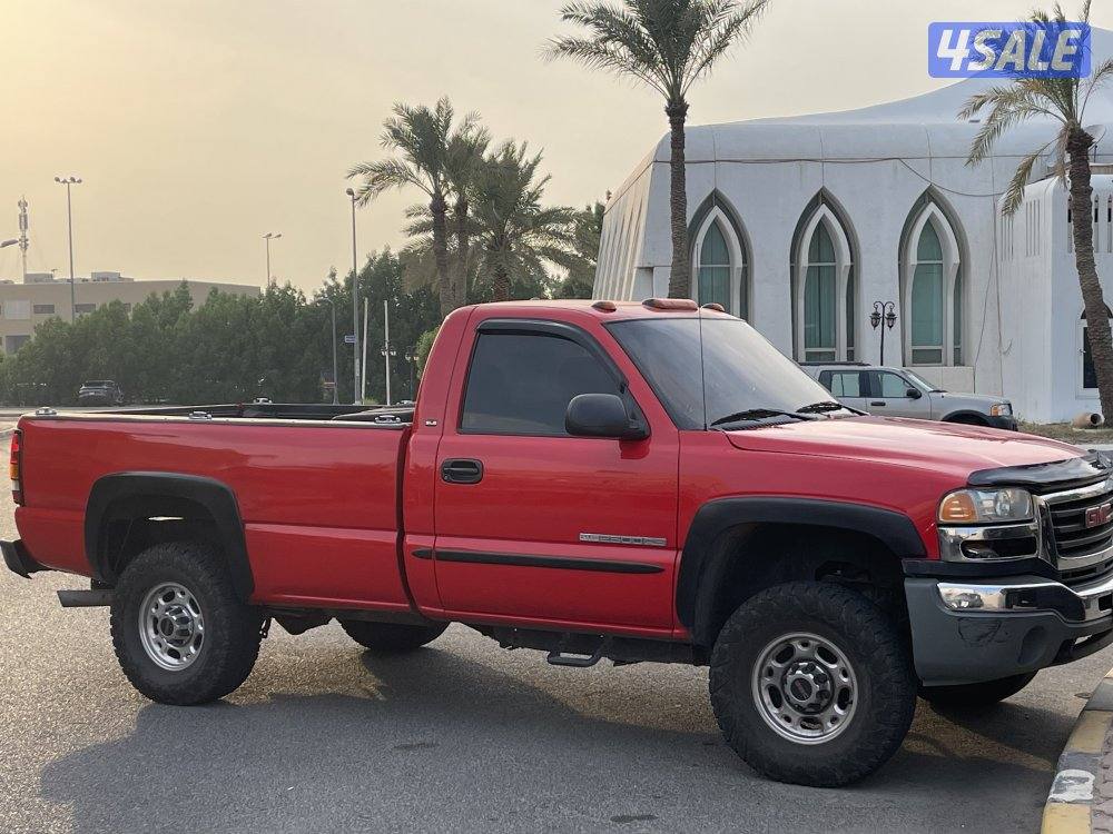 سييرا ٢٠٠٥ ماشي فوق ٣٠٠٠٠كيلو  مكينه و قير نظيف جدا  يوجد اصباغ1