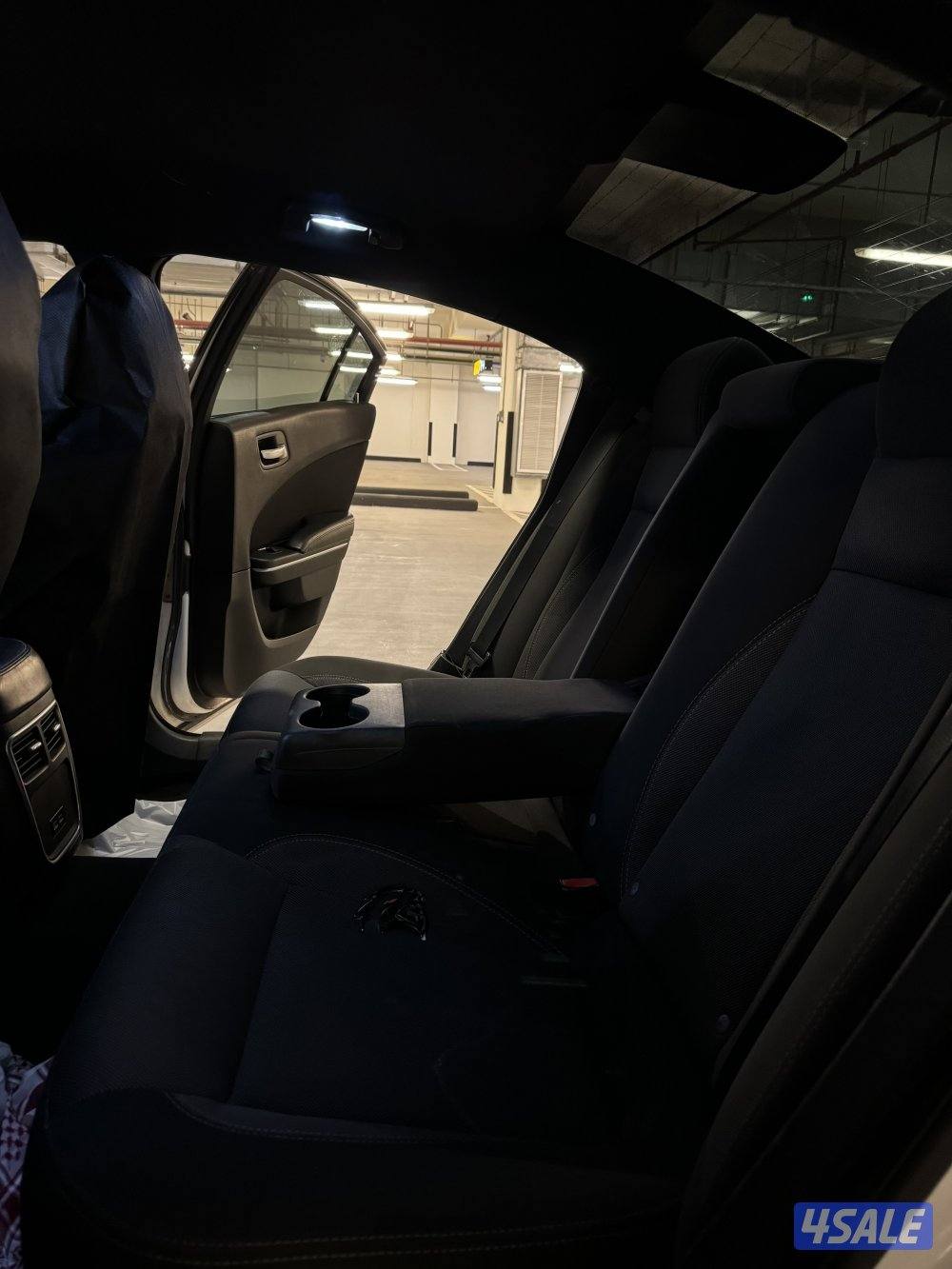 للبيع دوج شارجر مديل 2015 محول هلكات شرط الفحص قير مكينة شاصي 6 سلندر8