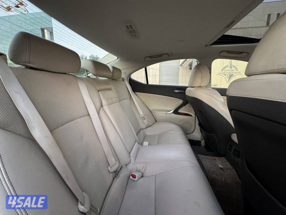 لكزس IS300 موديل 2009 وارد الوكاله بحاله ممتازه6
