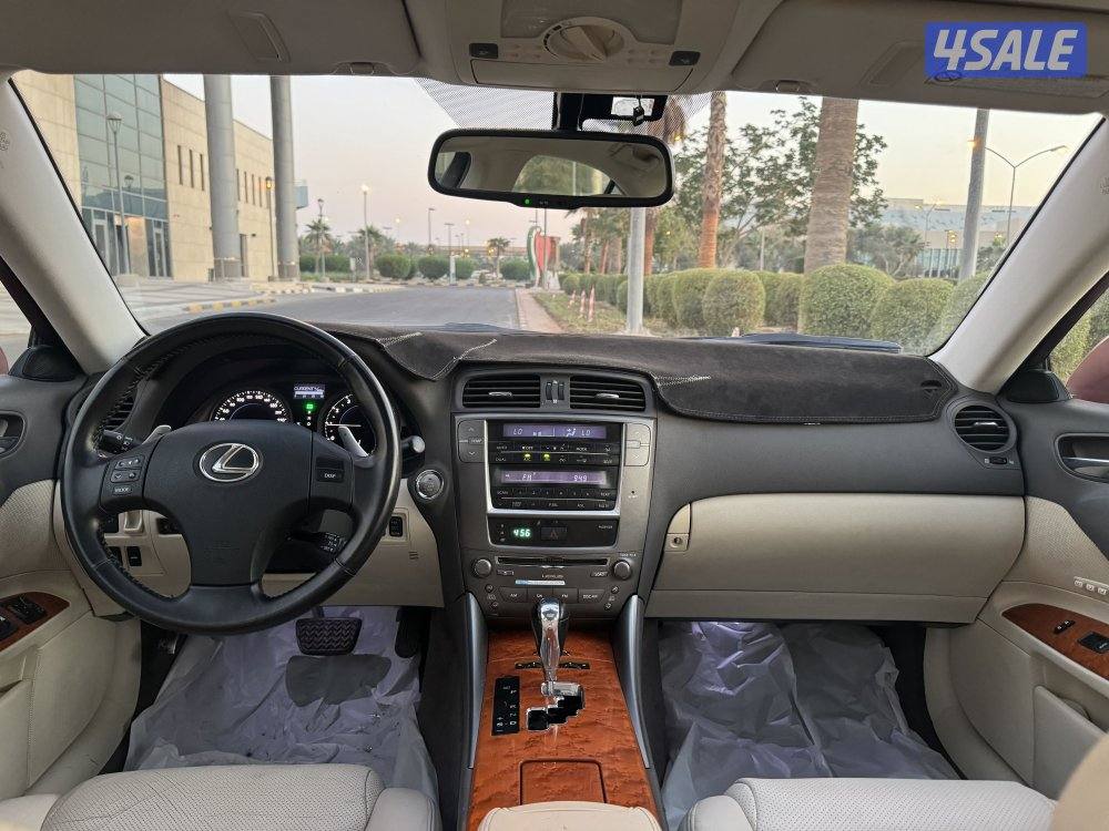 لكزس IS300 موديل 2009 وارد الوكاله بحاله ممتازه7