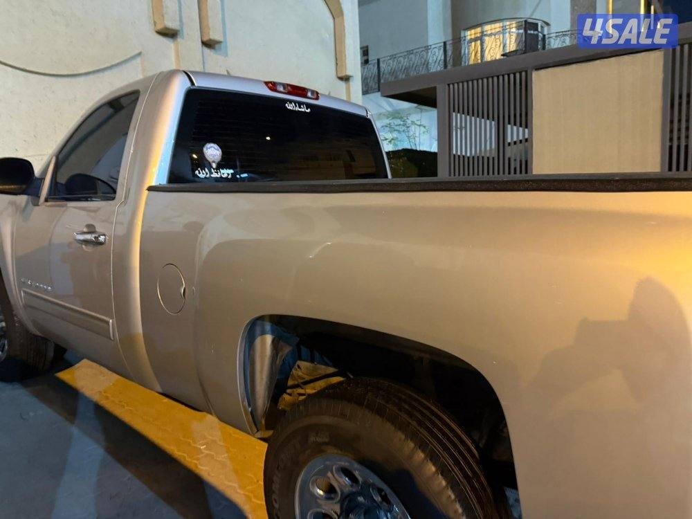 للبيع وانيت سلفرادو موديل 2013 بحالة جيدة وشرط الفحص1