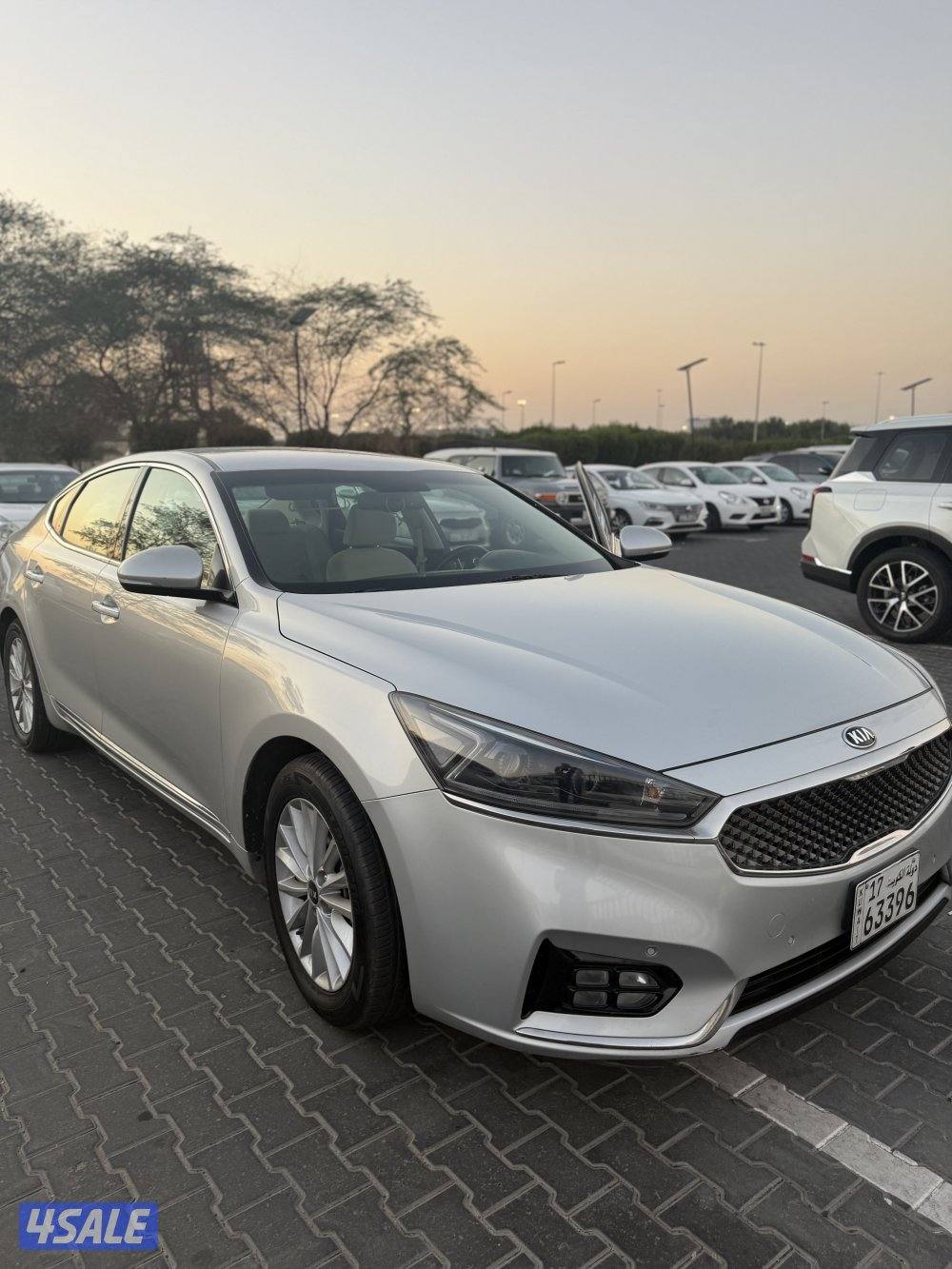 كيا كادينزا0