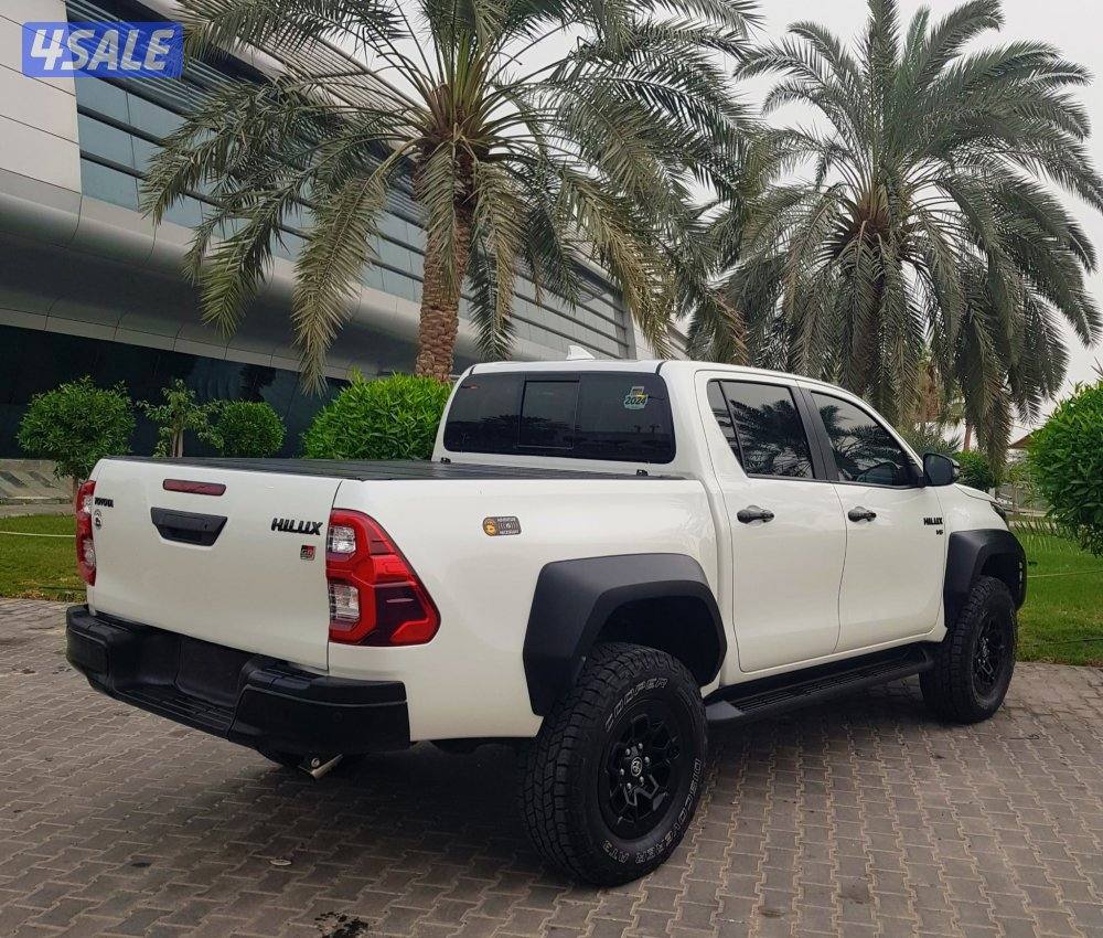 للبيع تويوتا هايلكس GR موديل 2024 عداد 10 📍صبغ وكاااالة 📍2