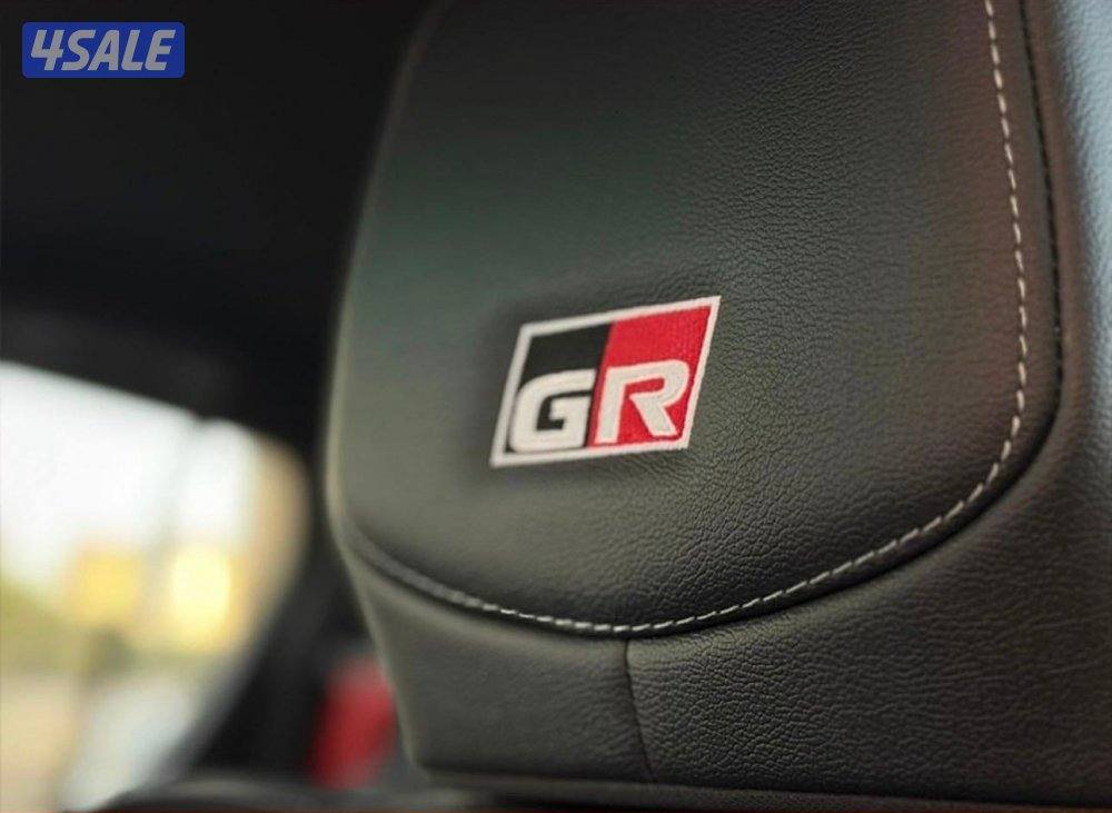 للبيع تويوتا هايلكس GR موديل 2024 عداد 10 📍صبغ وكاااالة 📍6