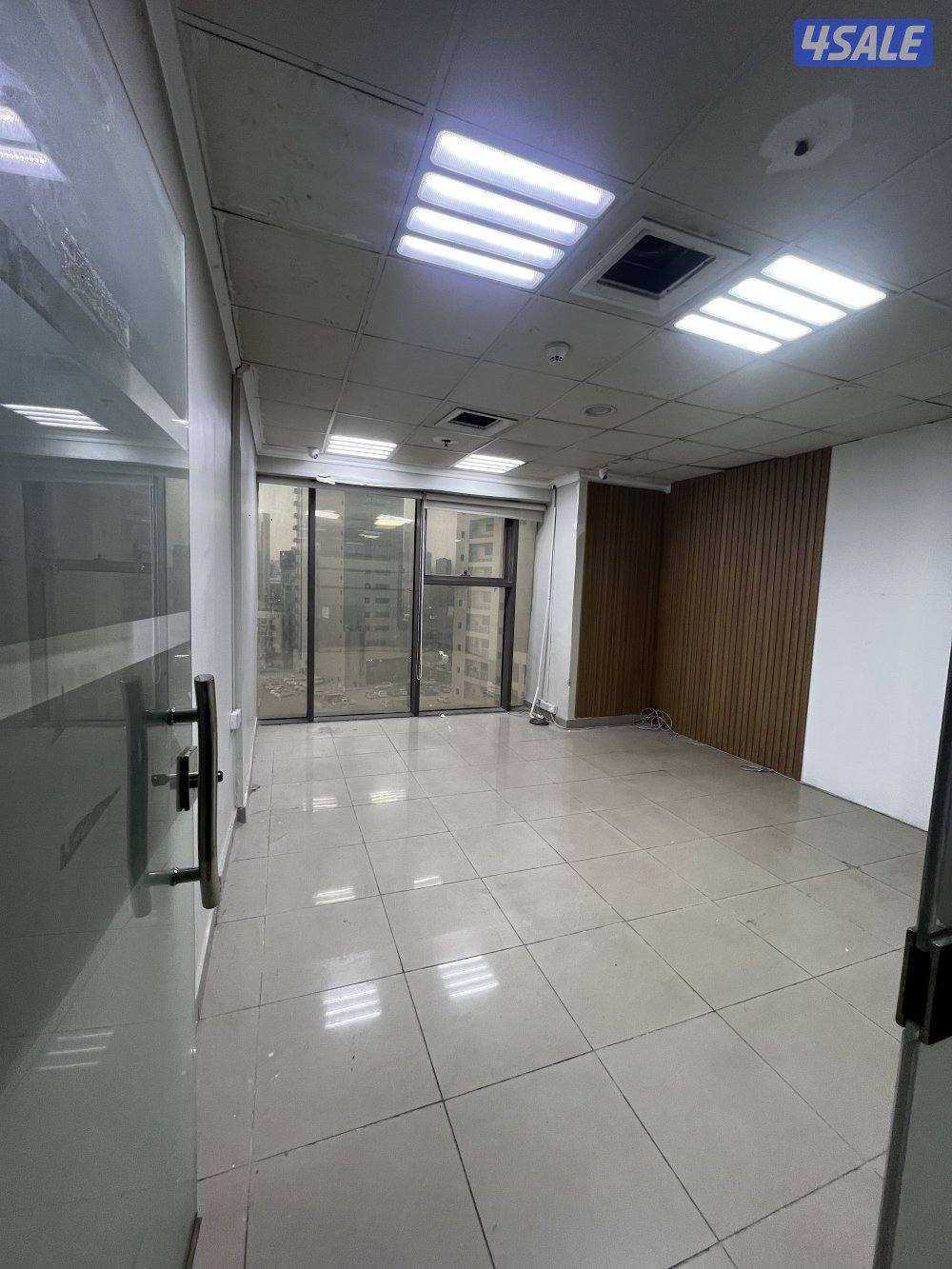 مكاتب للآجار بأسعار منافسة ببرج فخم بالمرقاب وقريب من مجمع الوزارات1