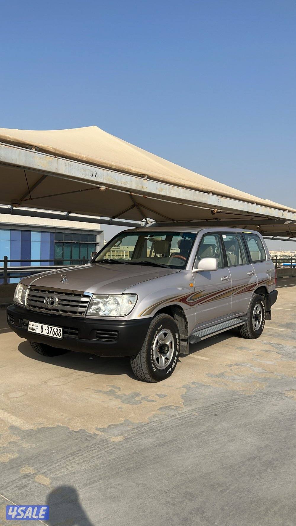 لاندكروزر 2004 قير عادي1