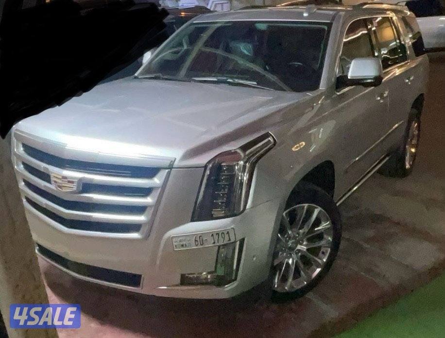 للبيع اسكاليد ٢٠٢٠ ماشي ٩٠ الف فقط شرط الفحص0