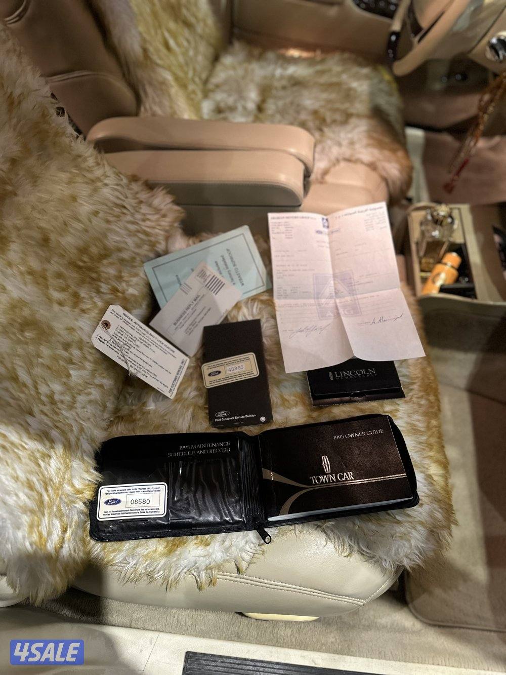 للبيع لينكولن تاون كار موديل ١٩٩٥2