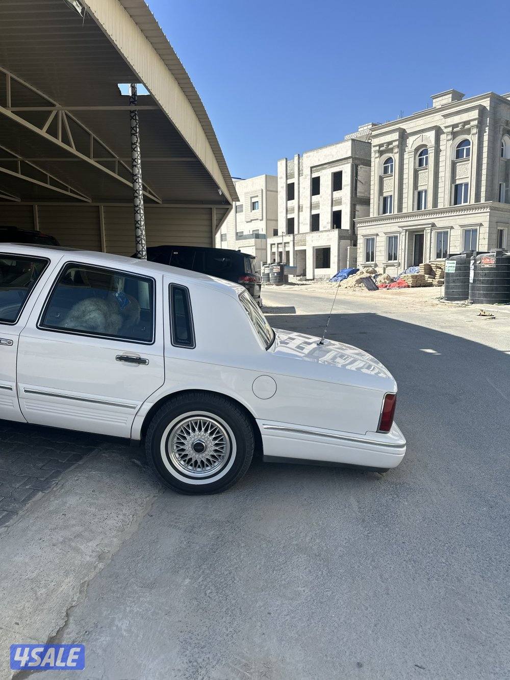 للبيع لينكولن تاون كار موديل ١٩٩٥11