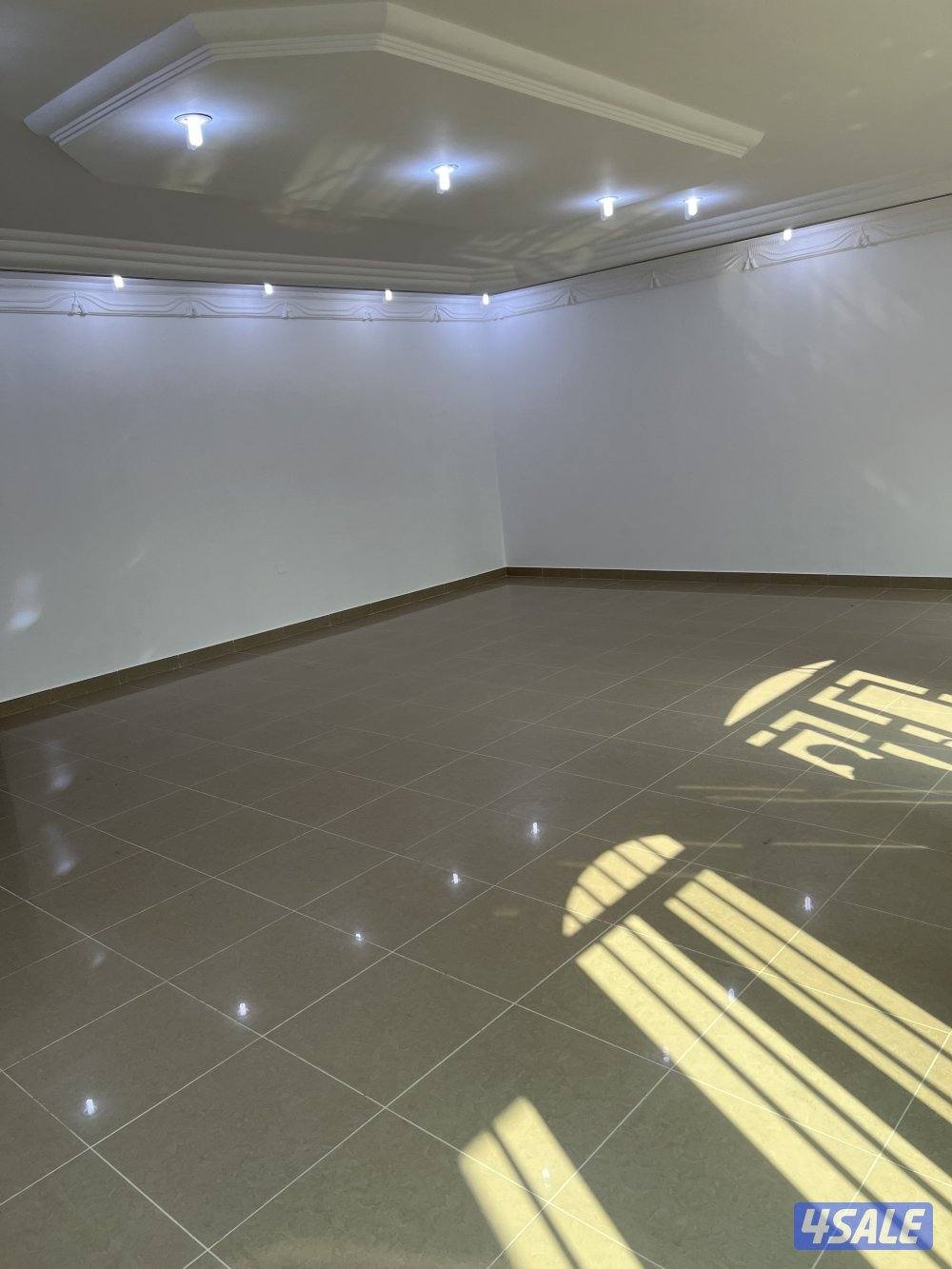 للبيع قسيمه فى المنقف بطن وظهر1