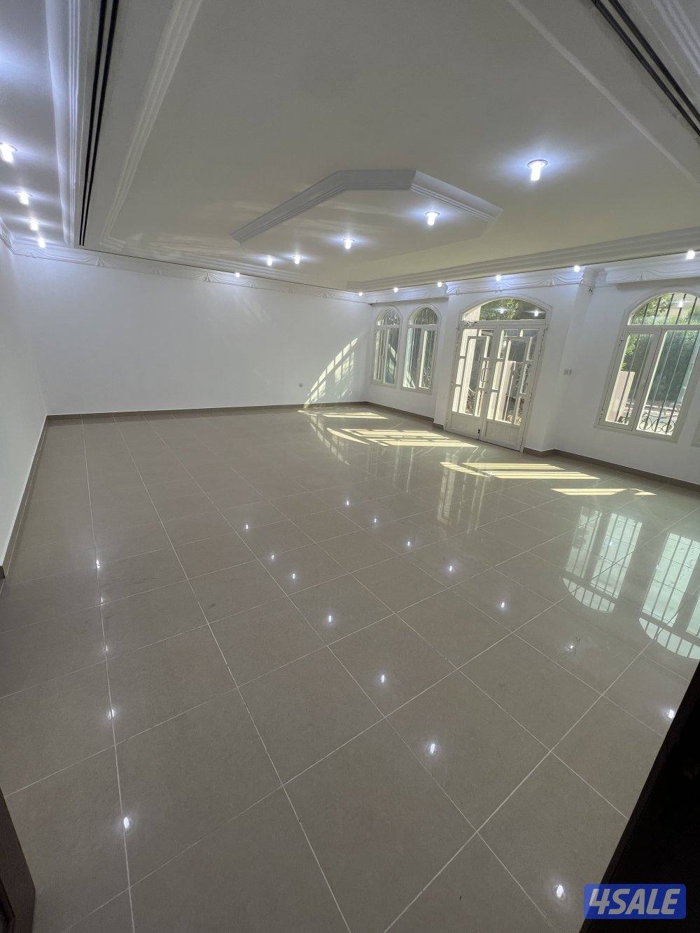 للبيع قسيمه فى المنقف بطن وظهر5