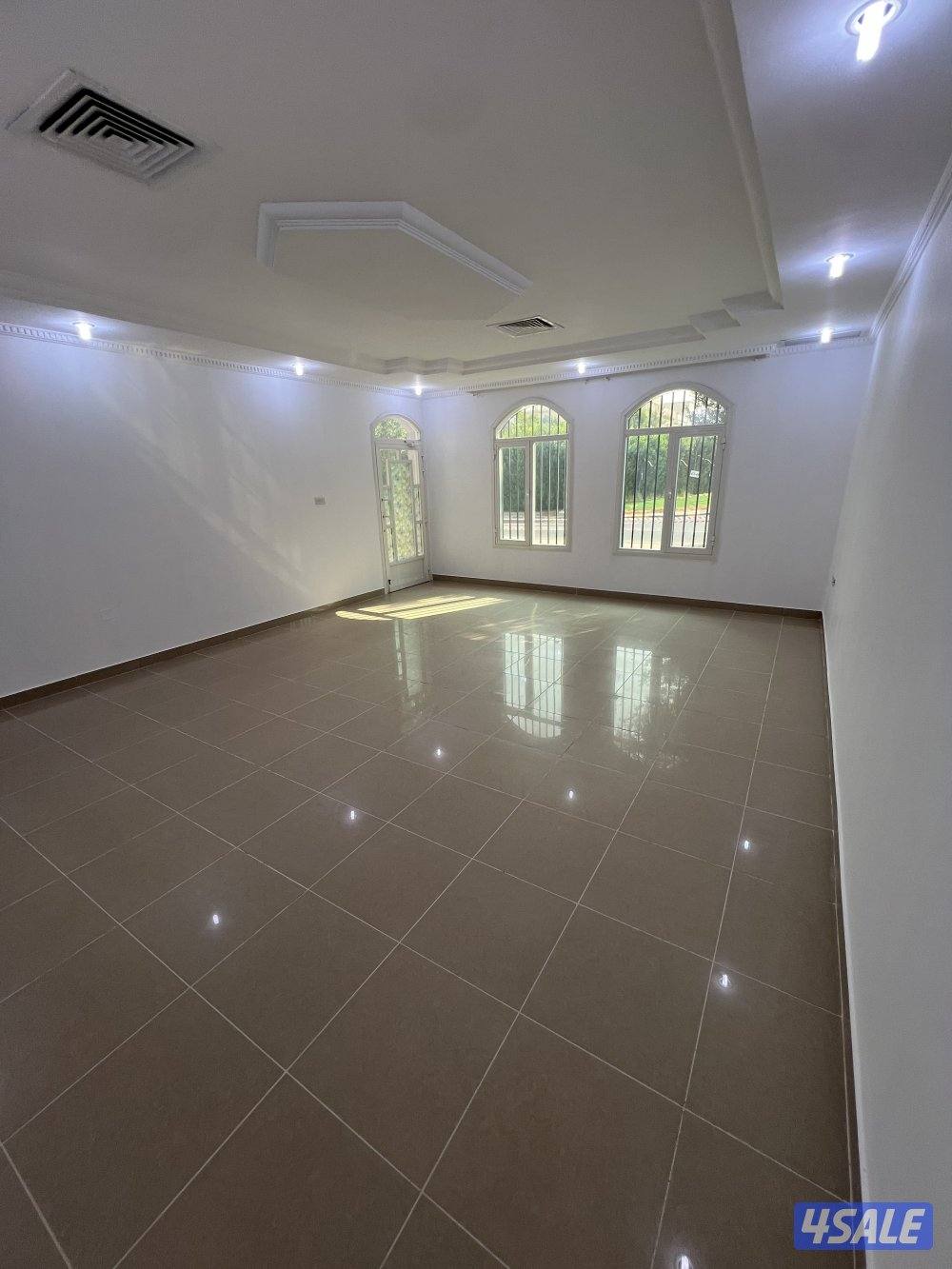 للبيع قسيمه فى المنقف بطن وظهر8