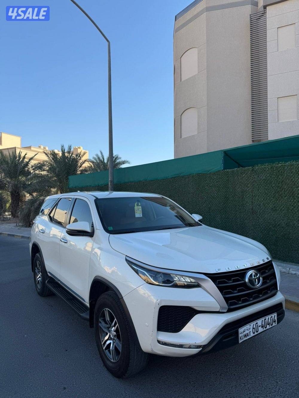 فورتينر 2021 الساير 4V بحاله الوكاله عداد 140 الف1