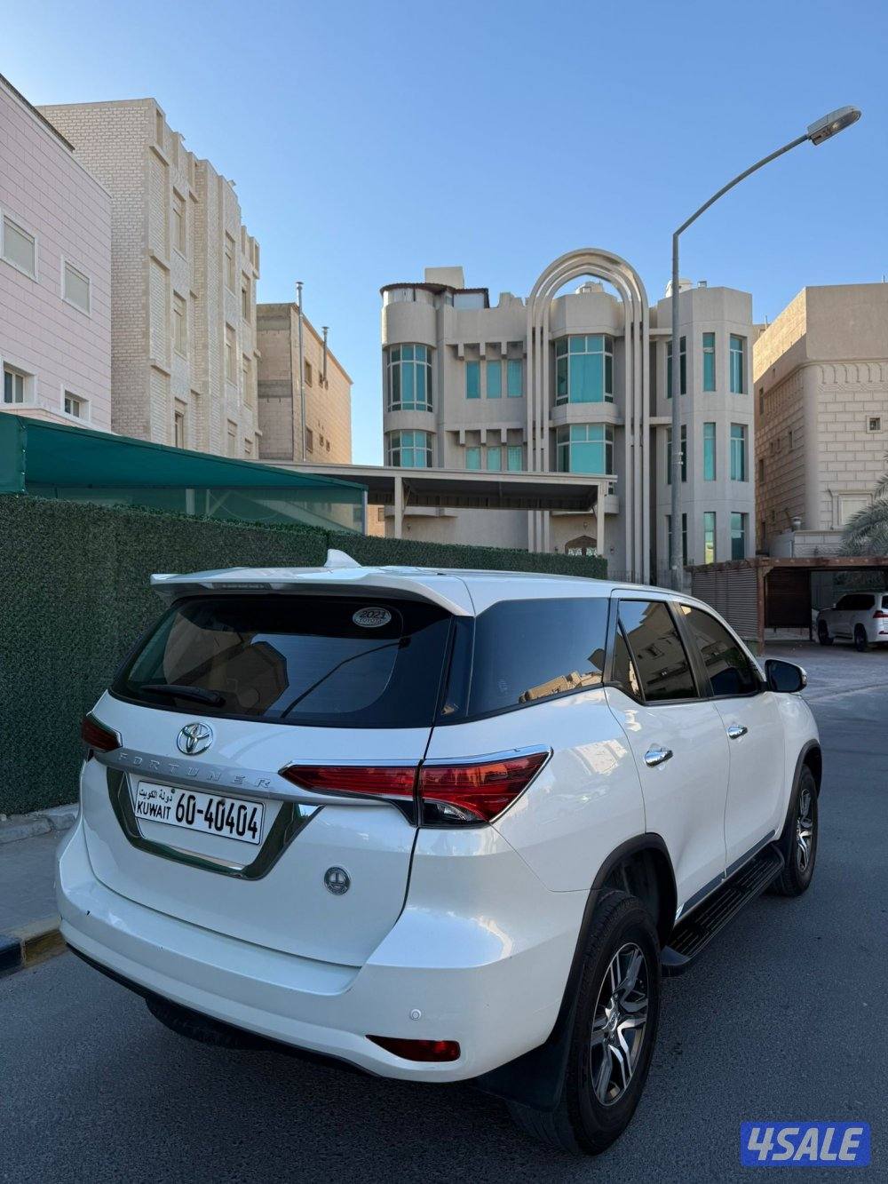 فورتينر 2021 الساير 4V بحاله الوكاله عداد 140 الف4