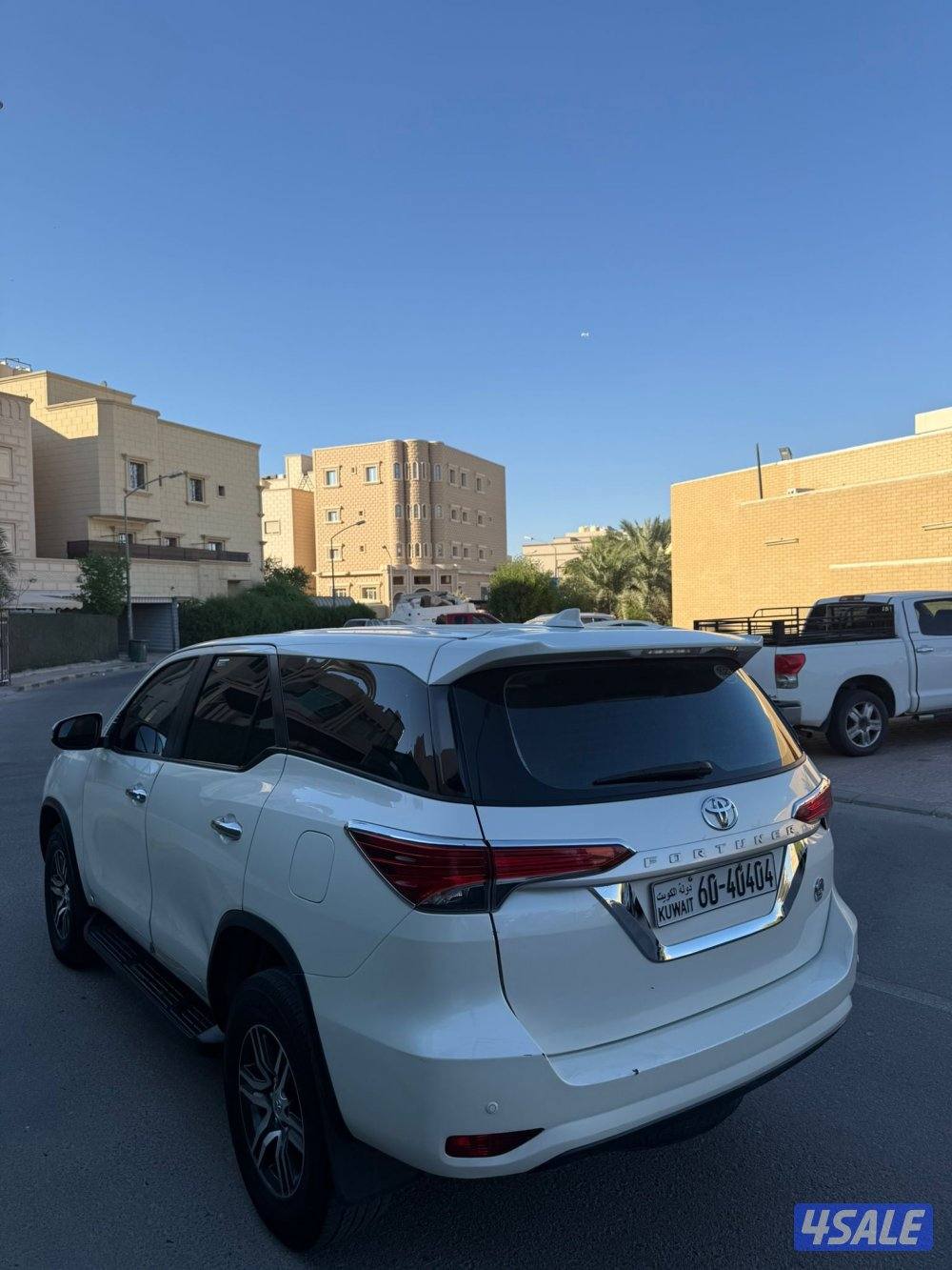 فورتينر 2021 الساير 4V بحاله الوكاله عداد 140 الف5