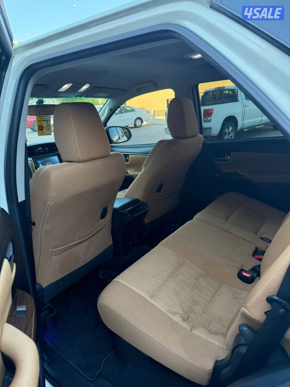 فورتينر 2021 الساير 4V بحاله الوكاله عداد 140 الف8