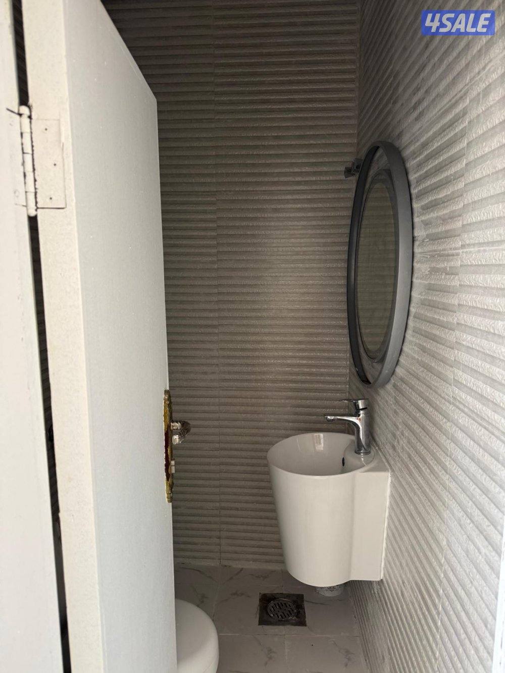 الفنيطيس دور ٤غرف ٧٥٠ دينار0