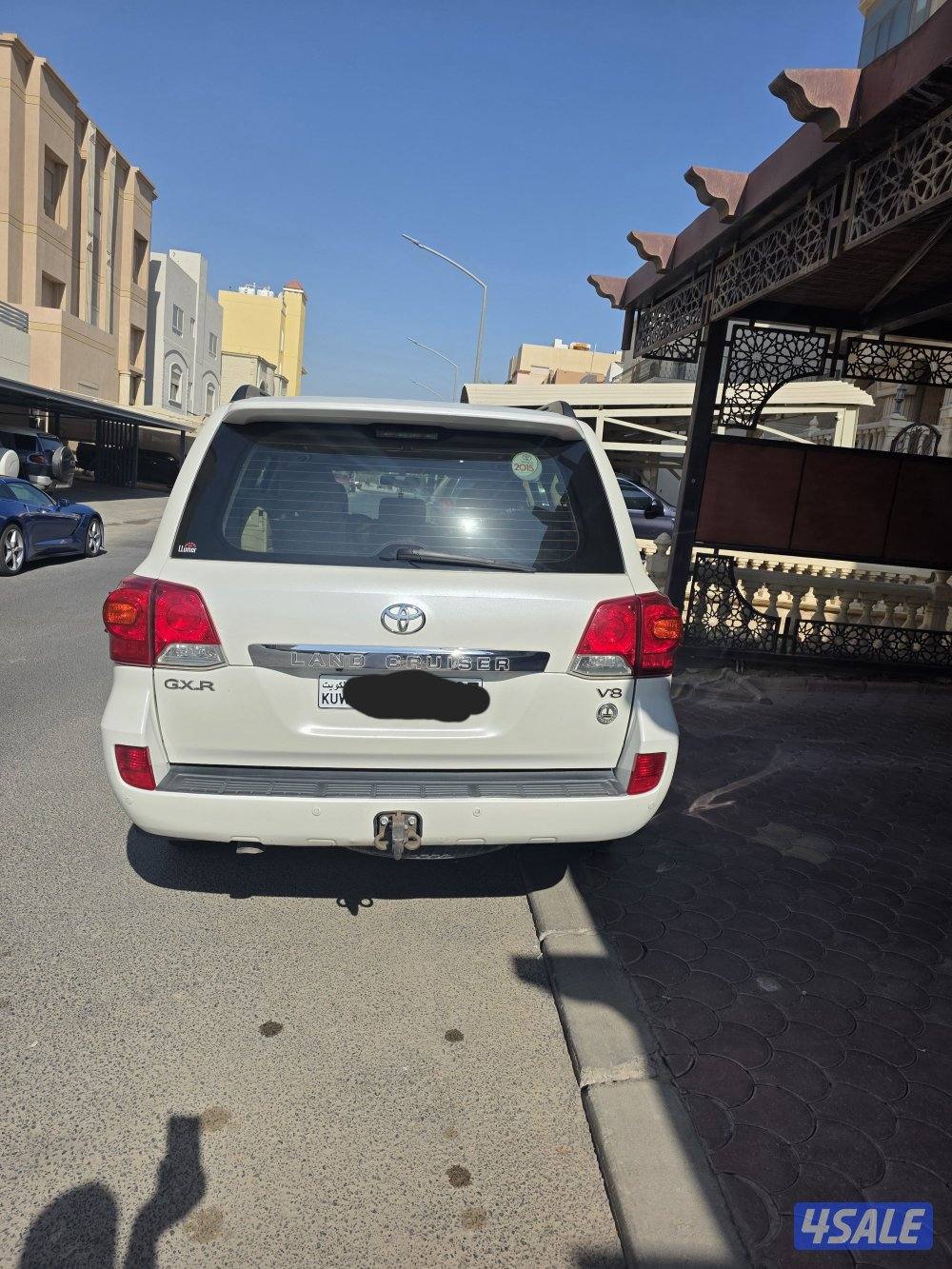 للبيع لاند كروزر 2015 GXR ثمانيه سلندر2