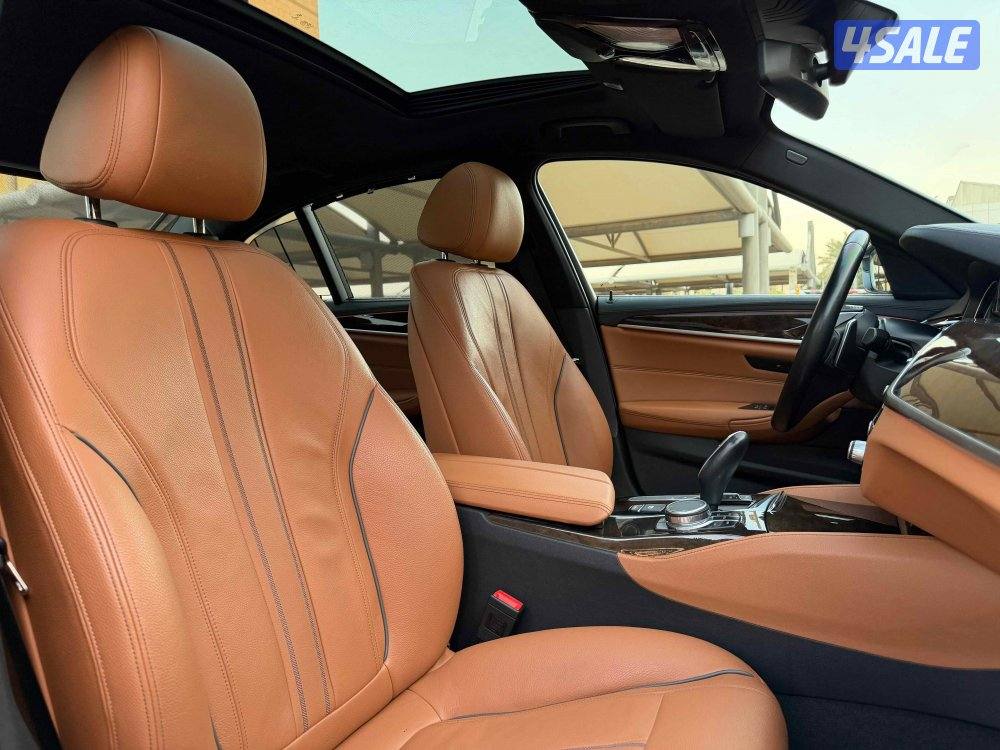 للبيع BMW530i موديل 2019 وارد الغانم8