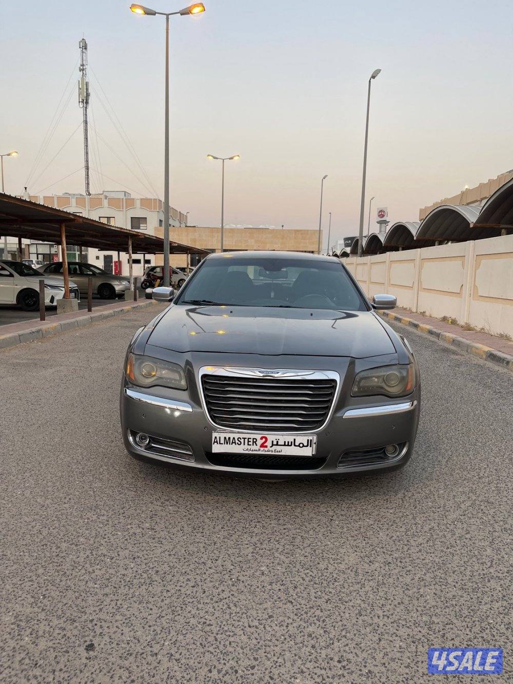 كرايزلر c300  استعمال يومي 8 سلندر3