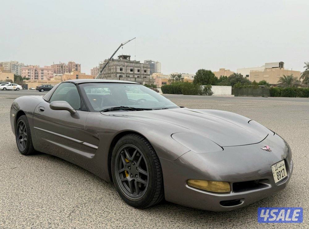 بحالة ممتازة كورفت C5 قير اتوماتيك موديل 1999 ماشي 190 الف كم  8 سلندر0