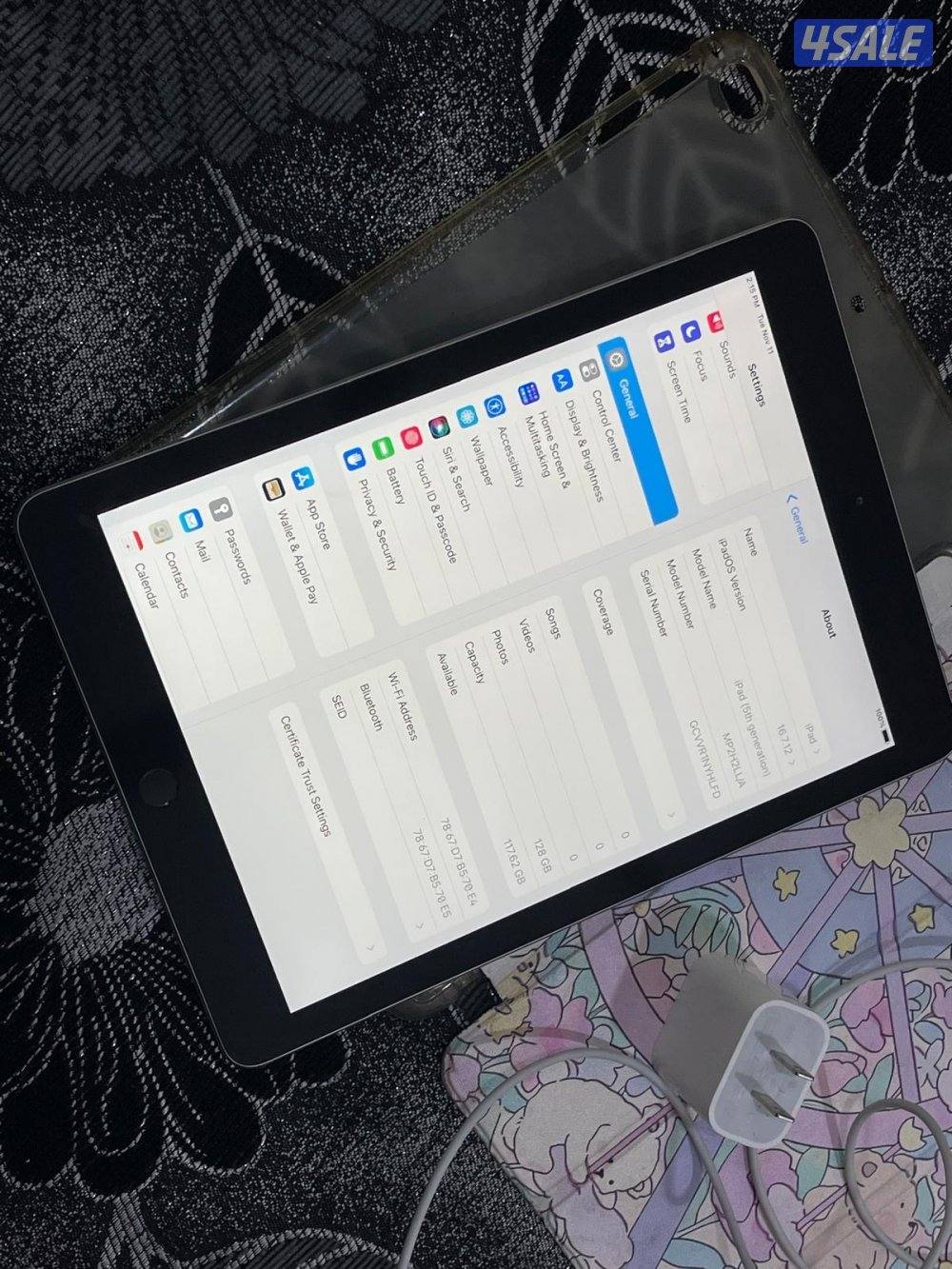 ايباد ابل 5 الخامس 128 مع الاغراض كامله كفر وشحن ابل اصلي5