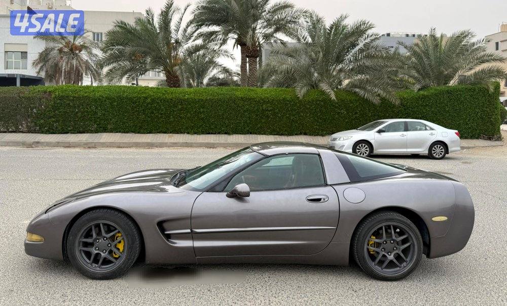 بحالة ممتازة كورفت C5 قير اتوماتيك موديل 1999 ماشي 190 الف كم  8 سلندر6