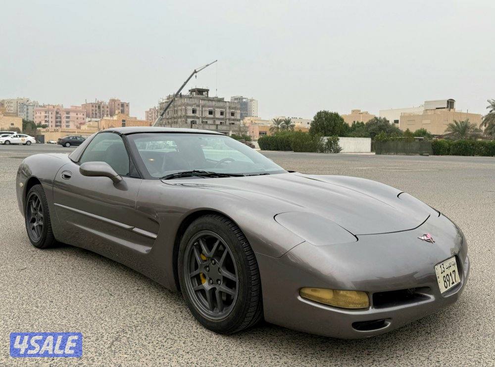 بحالة ممتازة كورفت C5 قير اتوماتيك موديل 1999 ماشي 190 الف كم  8 سلندر2