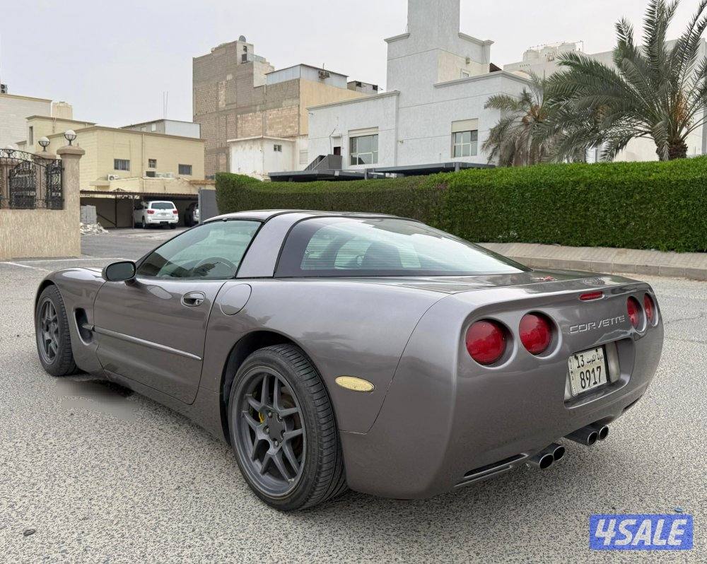 بحالة ممتازة كورفت C5 قير اتوماتيك موديل 1999 ماشي 190 الف كم  8 سلندر7