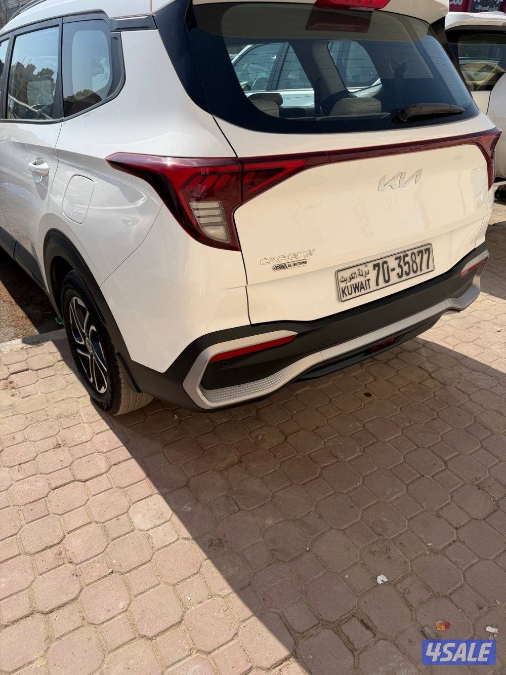 للبيع كيا كارينز م 2023 عداد 69 الف وكالة فحص كامل1