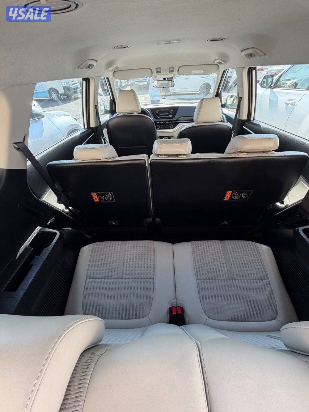 للبيع كيا كارينز م 2023 عداد 69 الف وكالة فحص كامل5