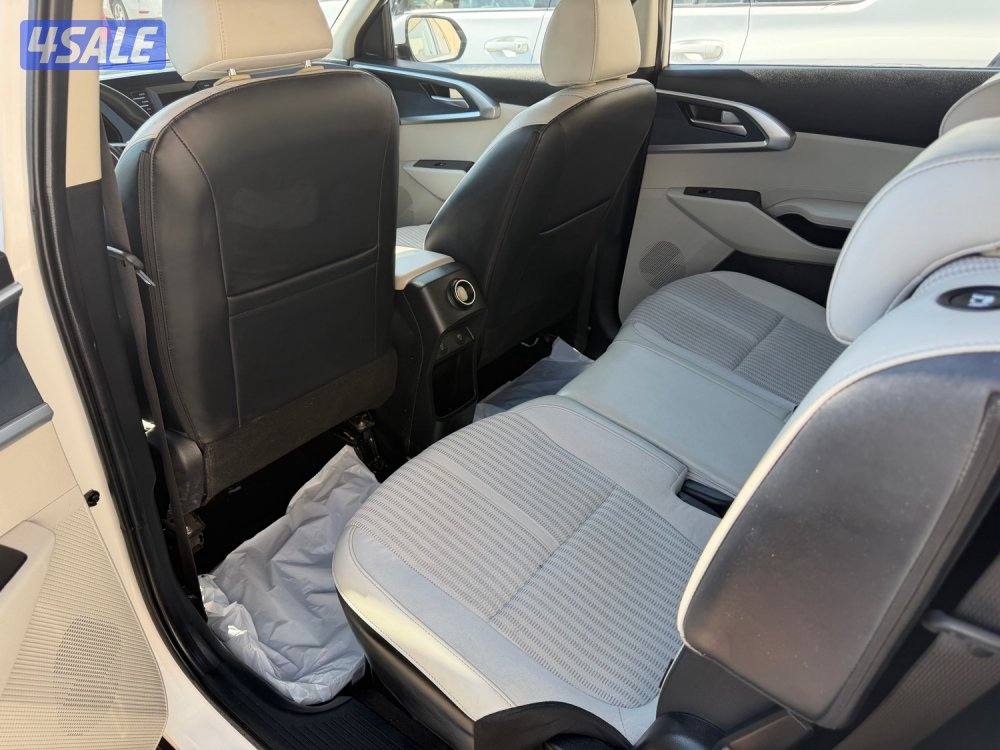 للبيع كيا كارينز م 2023 عداد 69 الف وكالة فحص كامل4