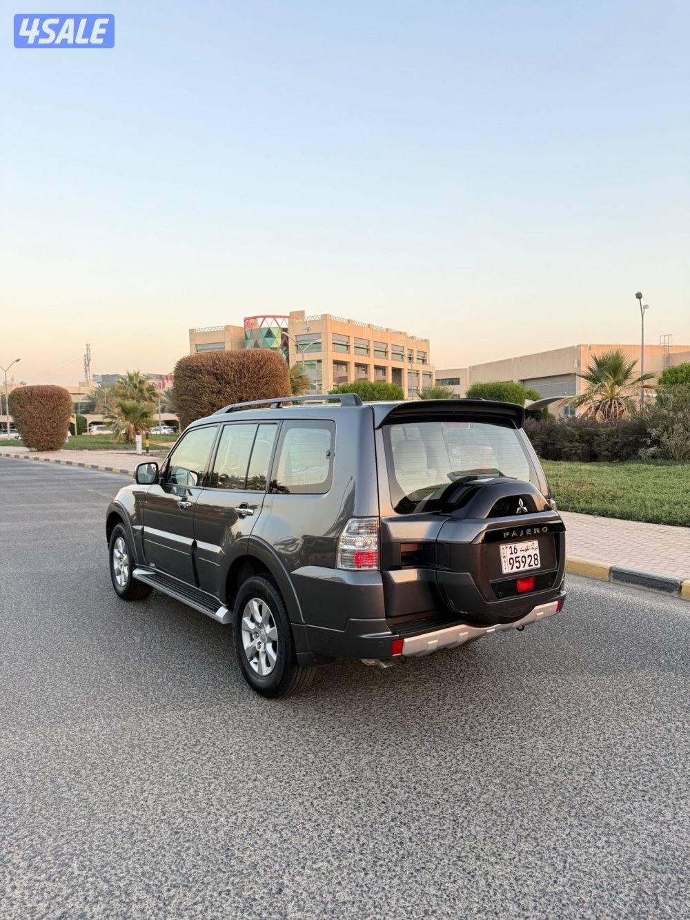 باجيرو 2022 صبغ الوكاله فل اوبشن فتحه وثلاجه وخريطة سيرفيس منتظم3