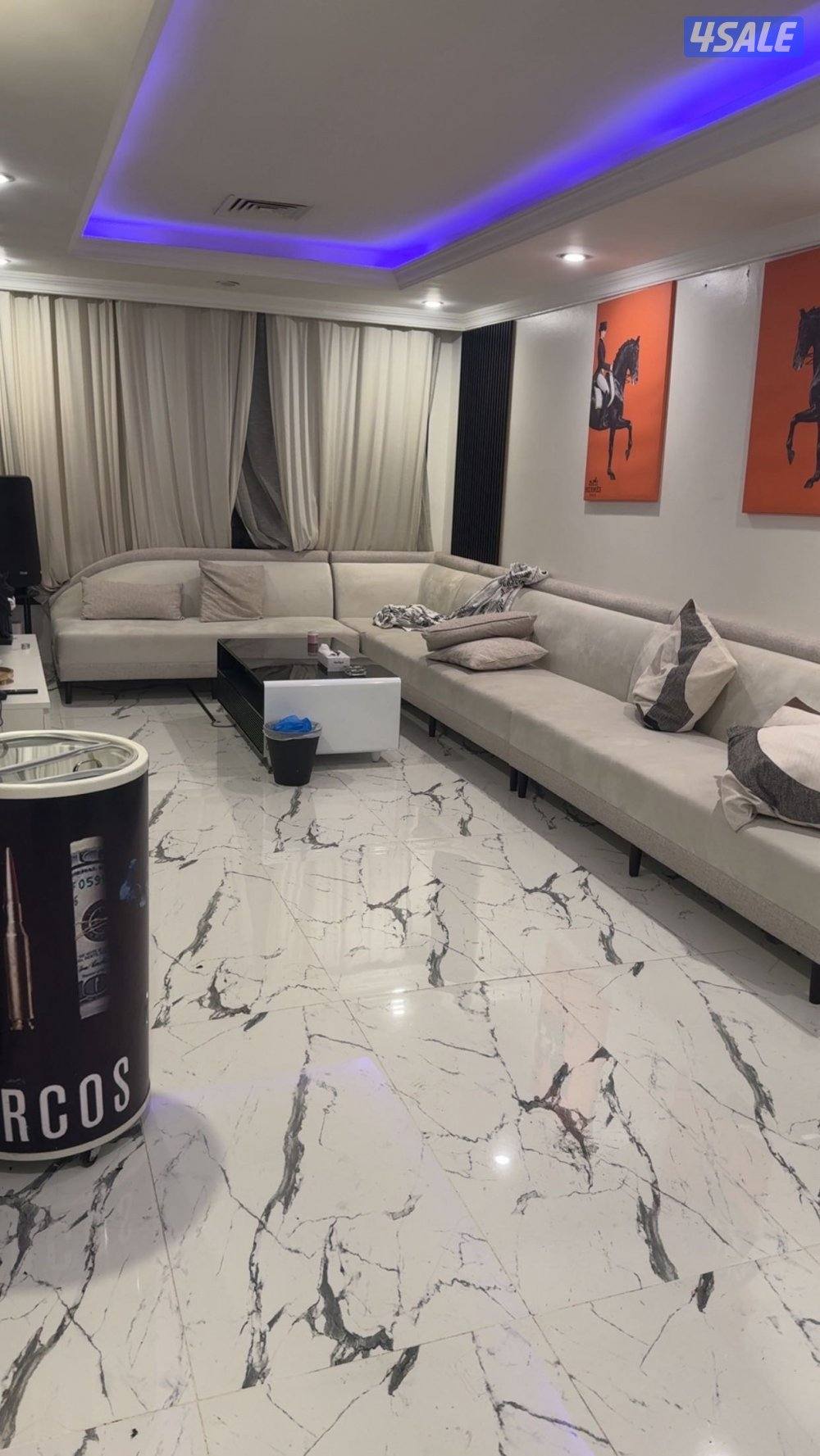 شقه غرفتين غرفه بلكونه ومطبخ وحمامين وصاله الايجار٣٥٠ مطلوب خلو0