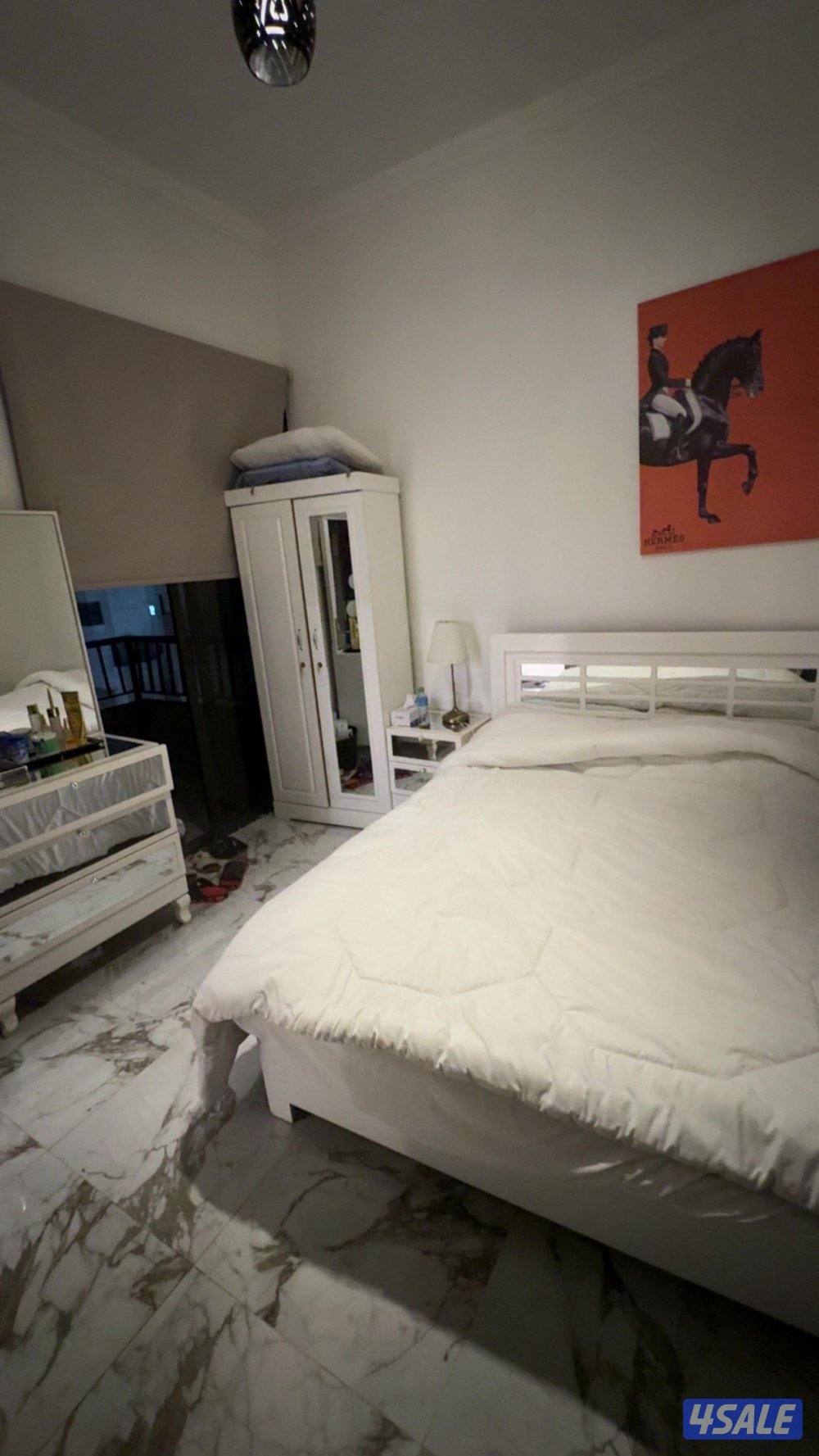 شقه غرفتين غرفه بلكونه ومطبخ وحمامين وصاله الايجار٣٥٠ مطلوب خلو4