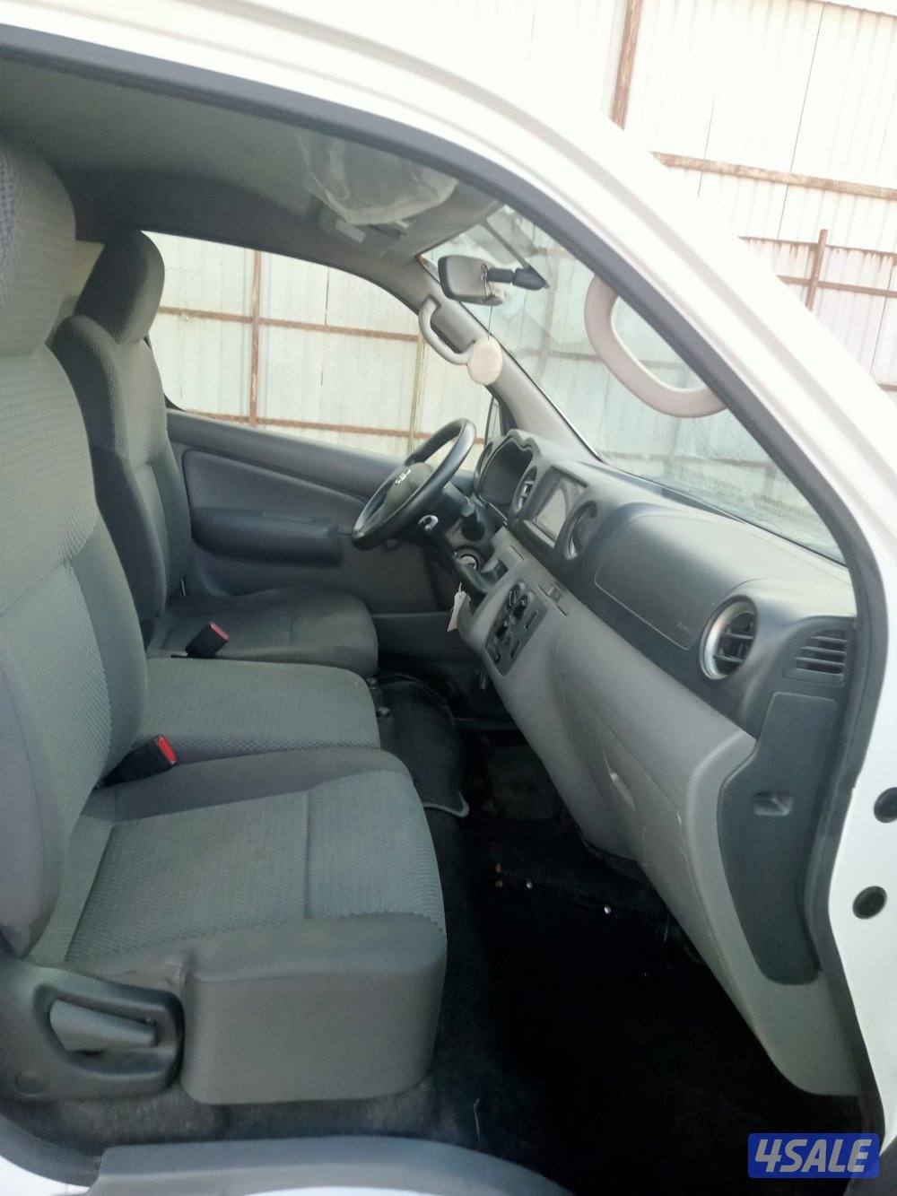 باص نيسان اورفان بوكس مقفل ثلاجه موديل ٢٠٢١4